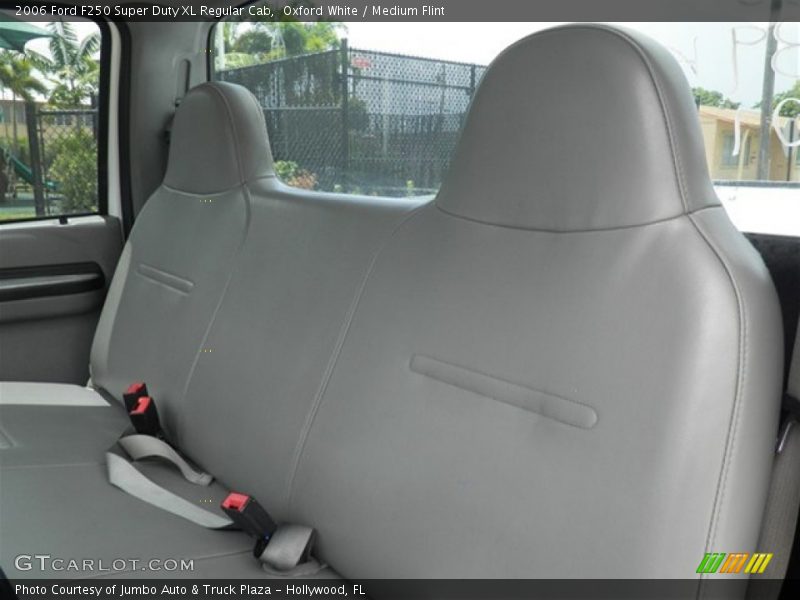 Oxford White / Medium Flint 2006 Ford F250 Super Duty XL Regular Cab