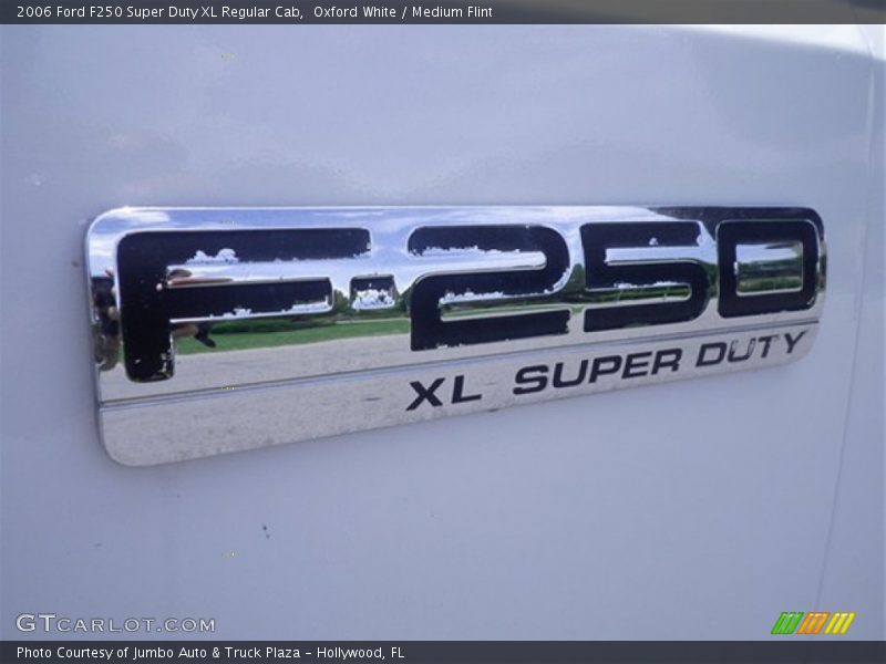  2006 F250 Super Duty XL Regular Cab Logo