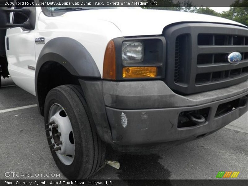 Oxford White / Medium Flint 2006 Ford F550 Super Duty XL SuperCab Dump Truck