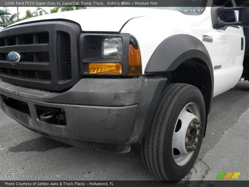 Oxford White / Medium Flint 2006 Ford F550 Super Duty XL SuperCab Dump Truck
