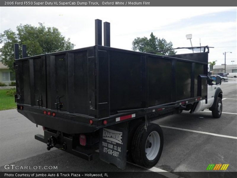 Oxford White / Medium Flint 2006 Ford F550 Super Duty XL SuperCab Dump Truck