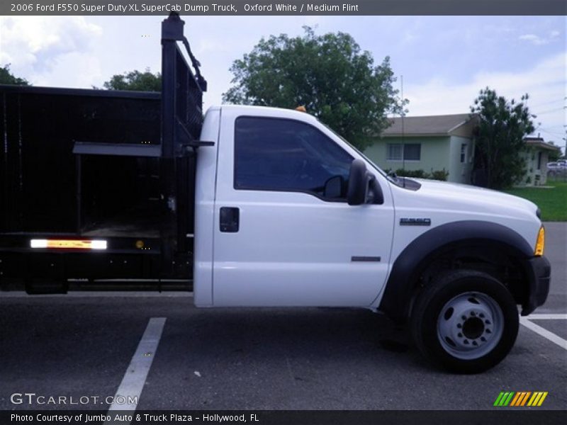 Oxford White / Medium Flint 2006 Ford F550 Super Duty XL SuperCab Dump Truck