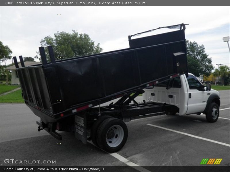 Oxford White / Medium Flint 2006 Ford F550 Super Duty XL SuperCab Dump Truck