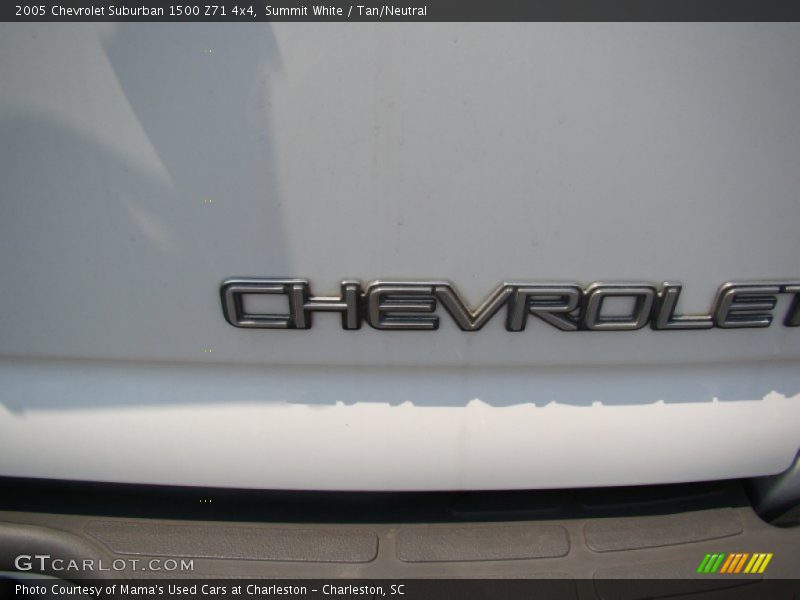 Summit White / Tan/Neutral 2005 Chevrolet Suburban 1500 Z71 4x4