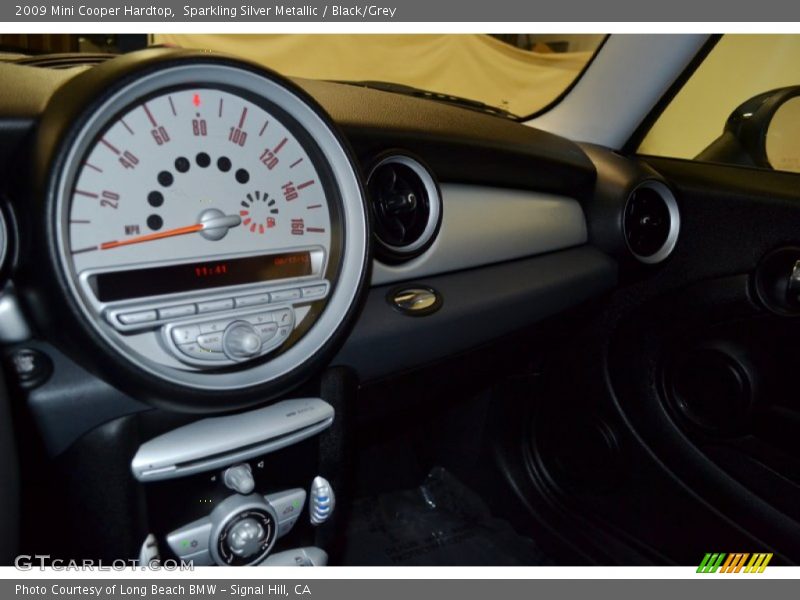 Sparkling Silver Metallic / Black/Grey 2009 Mini Cooper Hardtop