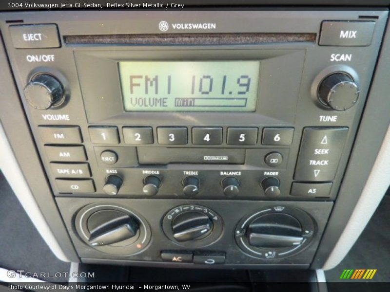 Reflex Silver Metallic / Grey 2004 Volkswagen Jetta GL Sedan