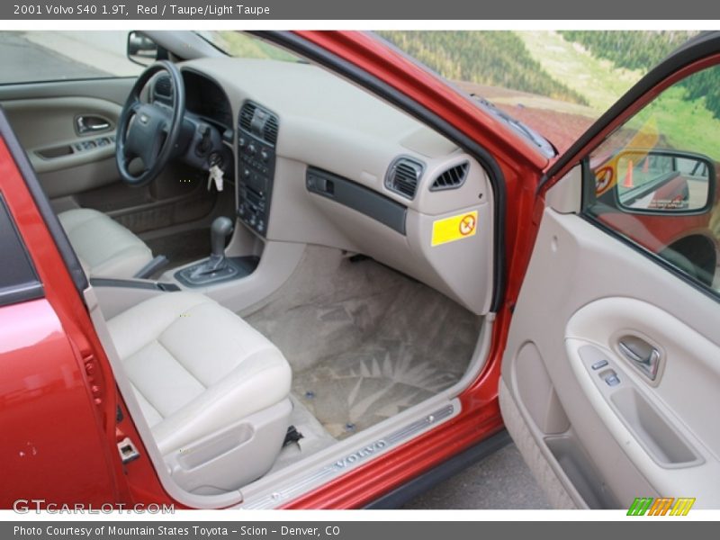 Red / Taupe/Light Taupe 2001 Volvo S40 1.9T