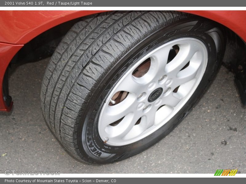 Red / Taupe/Light Taupe 2001 Volvo S40 1.9T