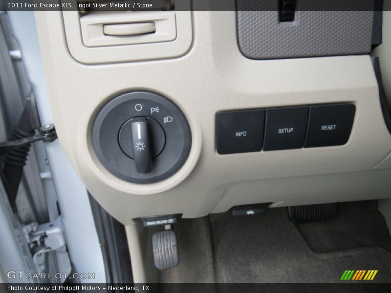 Ingot Silver Metallic / Stone 2011 Ford Escape XLS