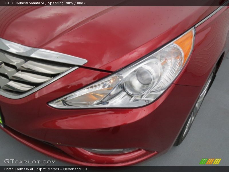 Sparkling Ruby / Black 2013 Hyundai Sonata SE