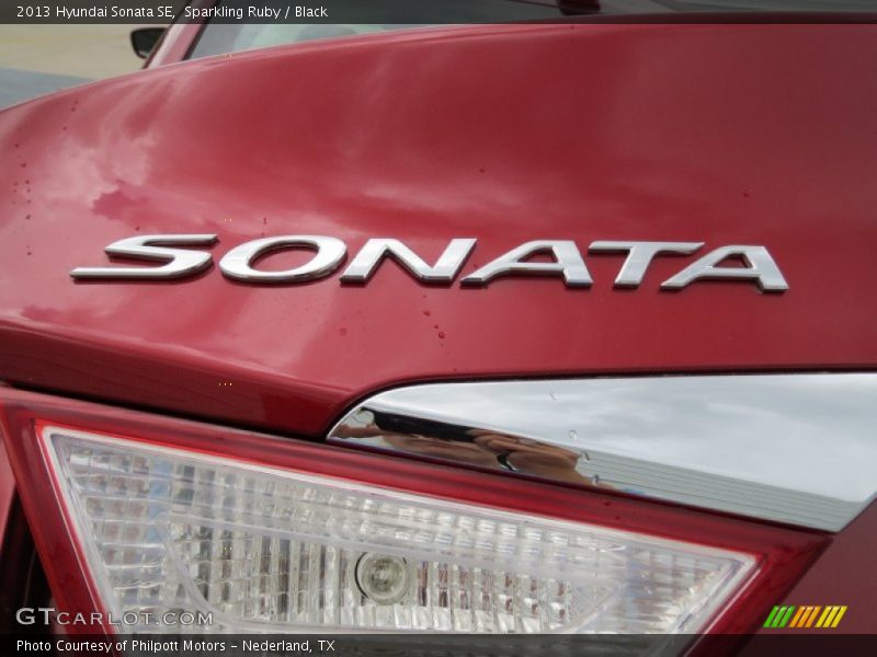 Sparkling Ruby / Black 2013 Hyundai Sonata SE