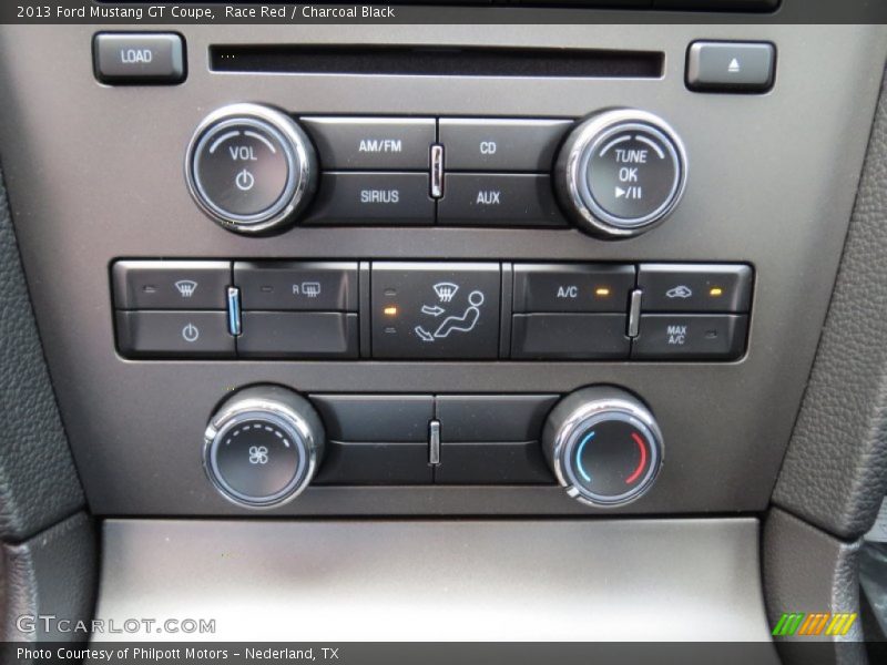 Controls of 2013 Mustang GT Coupe