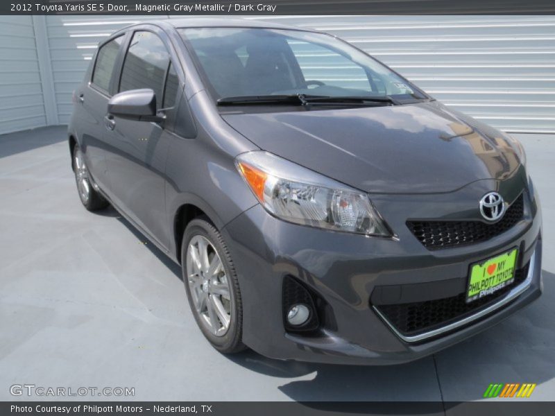Magnetic Gray Metallic / Dark Gray 2012 Toyota Yaris SE 5 Door