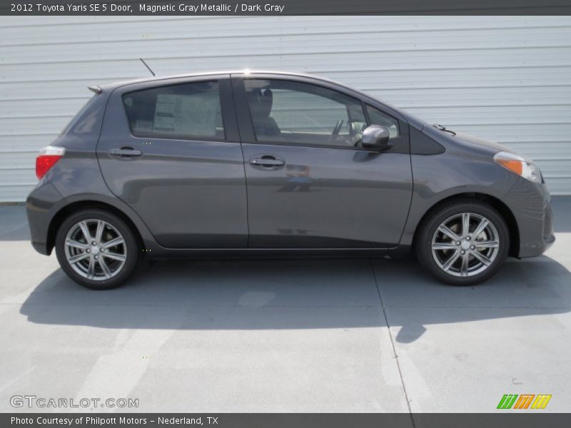 Magnetic Gray Metallic / Dark Gray 2012 Toyota Yaris SE 5 Door
