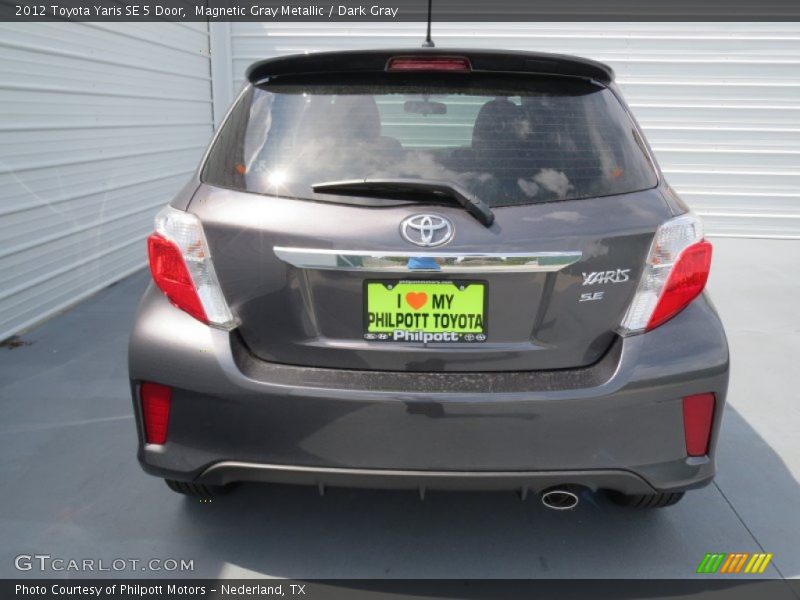 Magnetic Gray Metallic / Dark Gray 2012 Toyota Yaris SE 5 Door