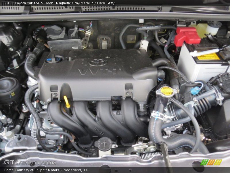 Magnetic Gray Metallic / Dark Gray 2012 Toyota Yaris SE 5 Door