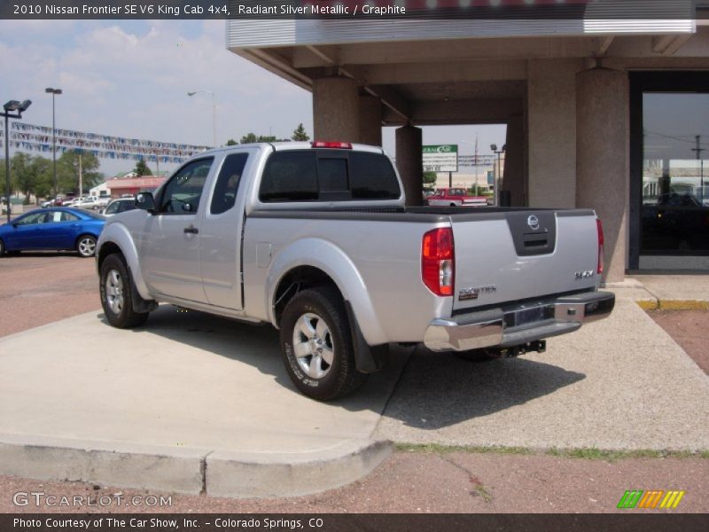 Radiant Silver Metallic / Graphite 2010 Nissan Frontier SE V6 King Cab 4x4