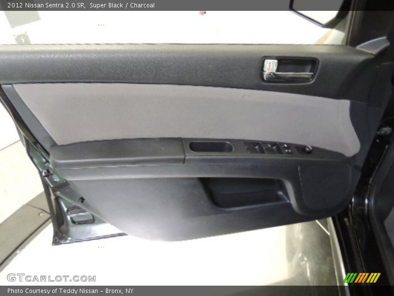 Super Black / Charcoal 2012 Nissan Sentra 2.0 SR