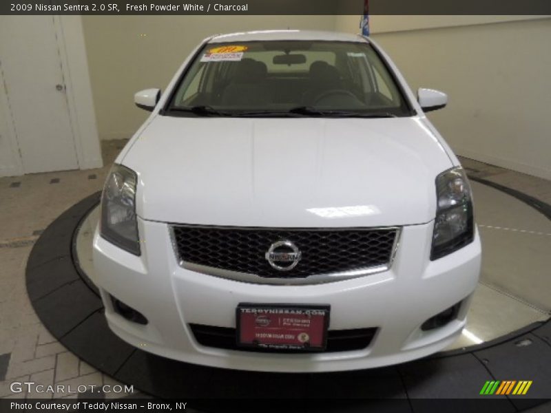 Fresh Powder White / Charcoal 2009 Nissan Sentra 2.0 SR