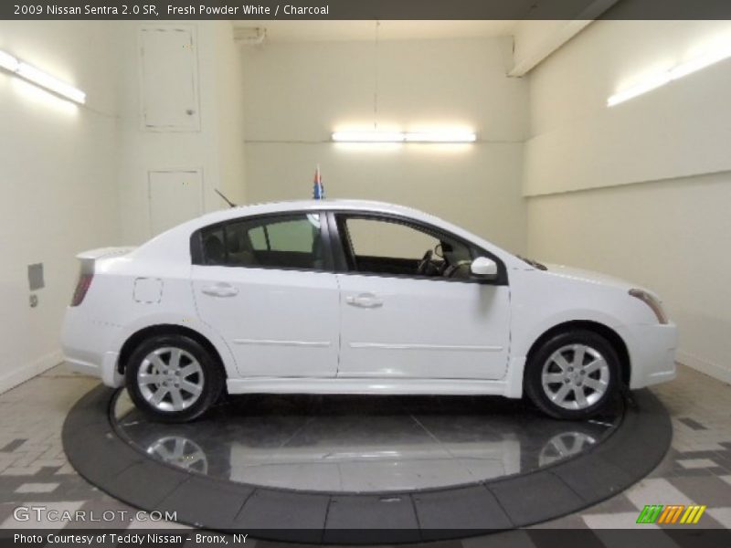 Fresh Powder White / Charcoal 2009 Nissan Sentra 2.0 SR