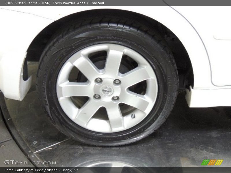 Fresh Powder White / Charcoal 2009 Nissan Sentra 2.0 SR