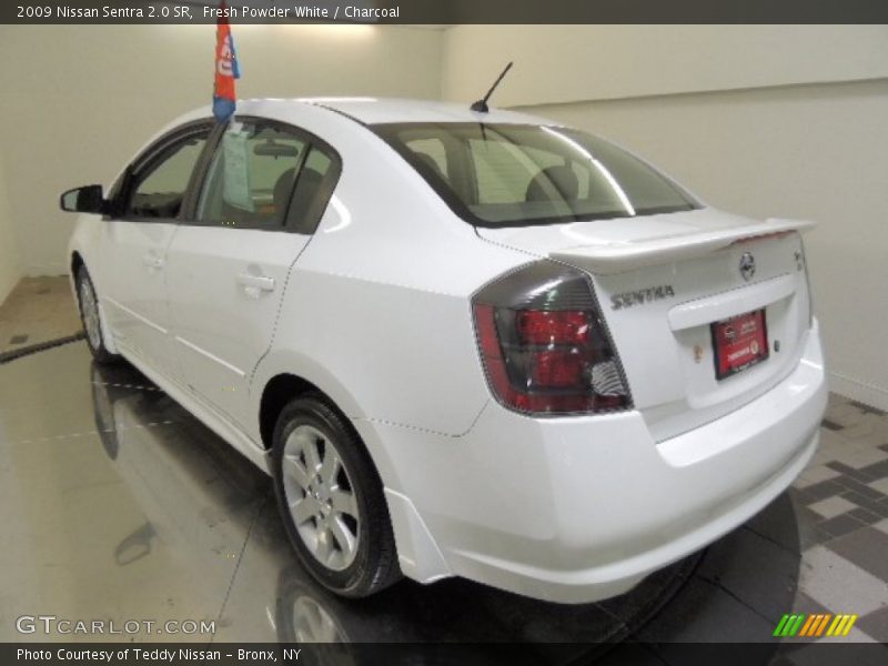 Fresh Powder White / Charcoal 2009 Nissan Sentra 2.0 SR