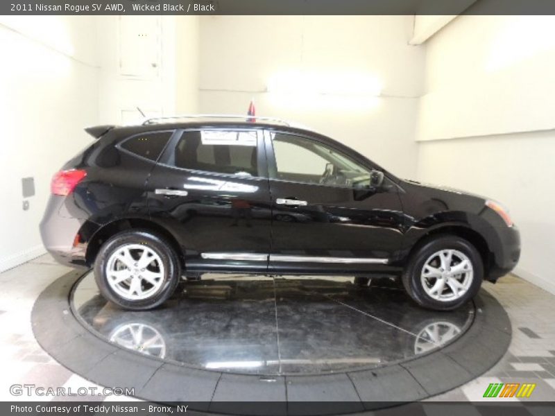 Wicked Black / Black 2011 Nissan Rogue SV AWD