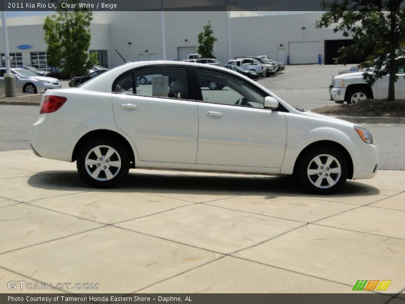 Clear White / Beige 2011 Kia Rio LX