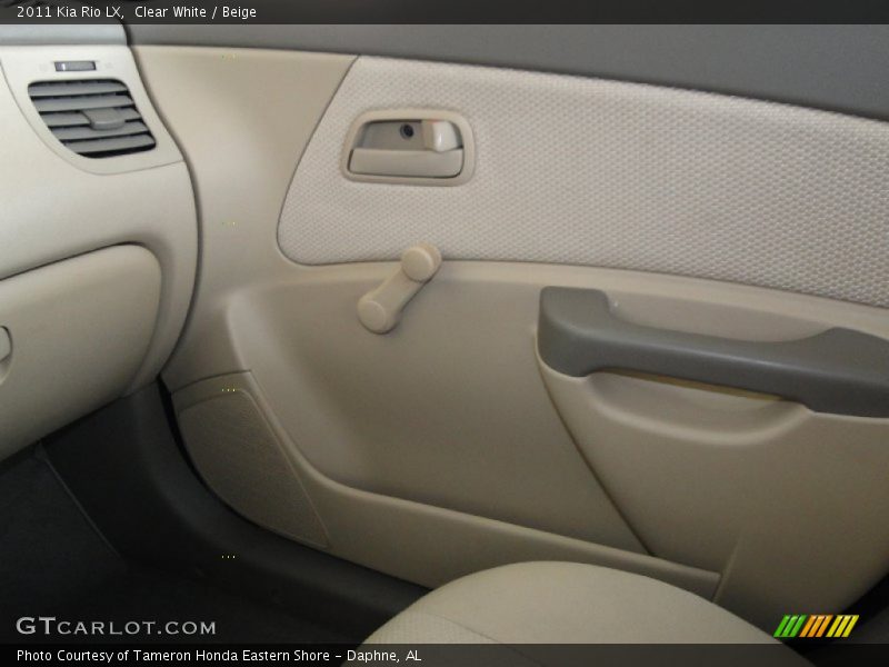 Clear White / Beige 2011 Kia Rio LX