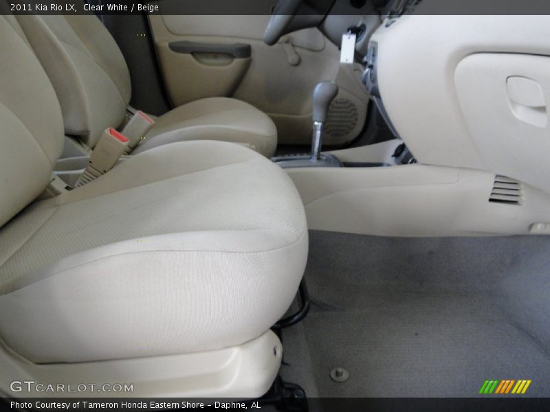 Clear White / Beige 2011 Kia Rio LX