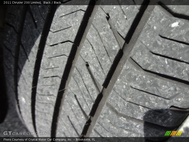 Black / Black 2011 Chrysler 200 Limited