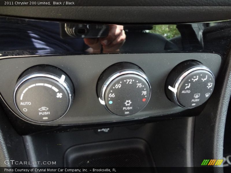 Black / Black 2011 Chrysler 200 Limited