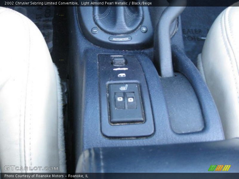 Light Almond Pearl Metallic / Black/Beige 2002 Chrysler Sebring Limited Convertible