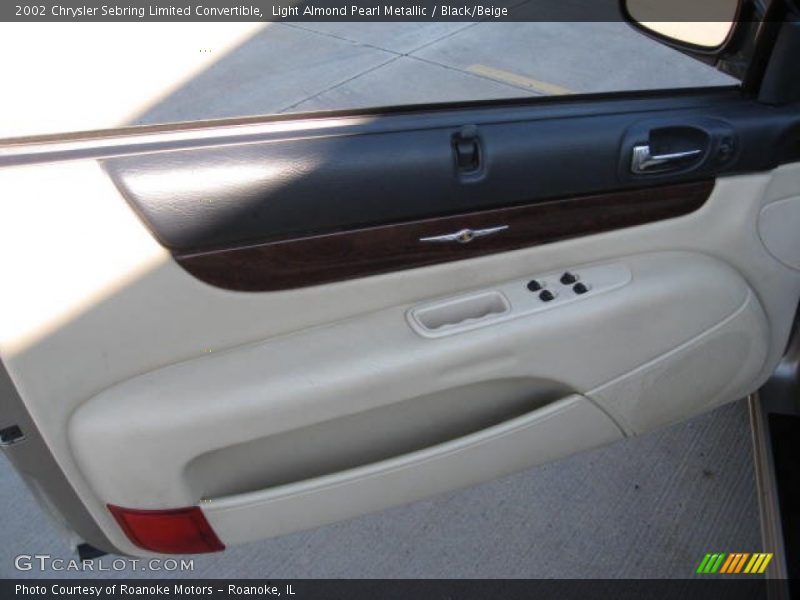Light Almond Pearl Metallic / Black/Beige 2002 Chrysler Sebring Limited Convertible