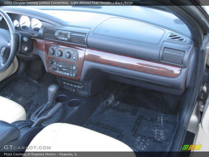 Light Almond Pearl Metallic / Black/Beige 2002 Chrysler Sebring Limited Convertible
