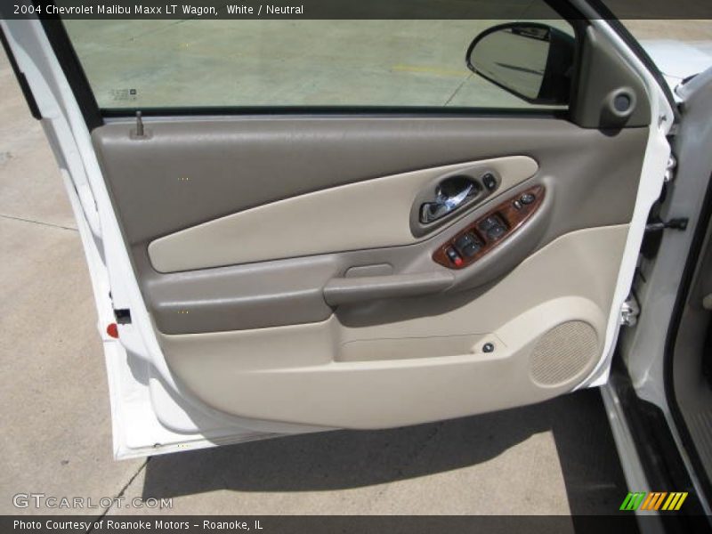 White / Neutral 2004 Chevrolet Malibu Maxx LT Wagon