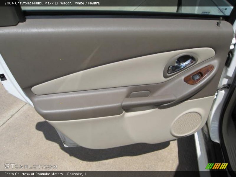 White / Neutral 2004 Chevrolet Malibu Maxx LT Wagon