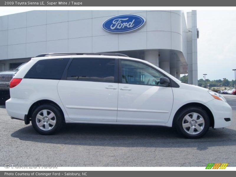 Super White / Taupe 2009 Toyota Sienna LE