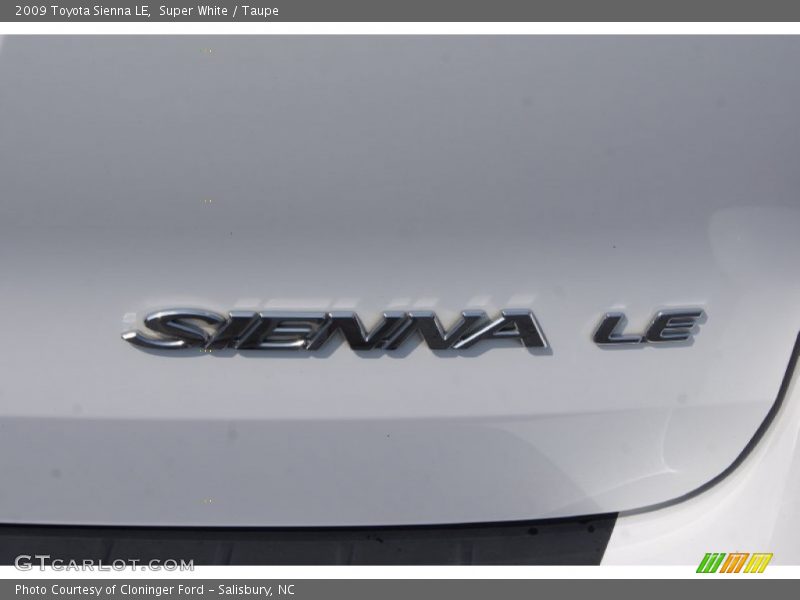 Super White / Taupe 2009 Toyota Sienna LE
