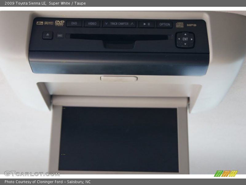 Super White / Taupe 2009 Toyota Sienna LE