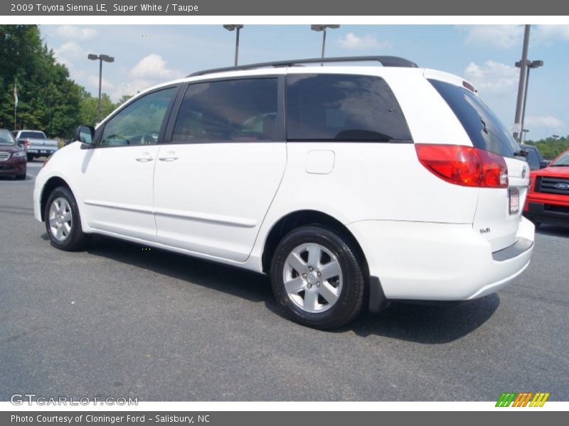 Super White / Taupe 2009 Toyota Sienna LE