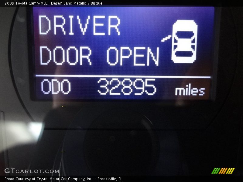 Desert Sand Metallic / Bisque 2009 Toyota Camry XLE