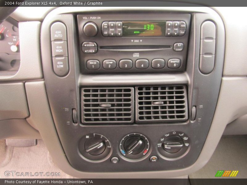 Oxford White / Graphite 2004 Ford Explorer XLS 4x4