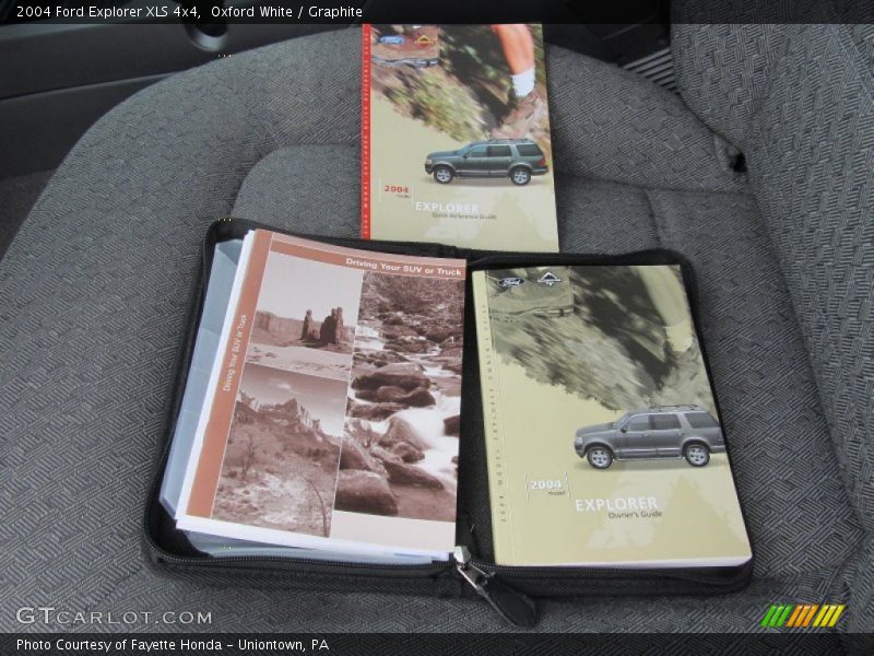 Oxford White / Graphite 2004 Ford Explorer XLS 4x4