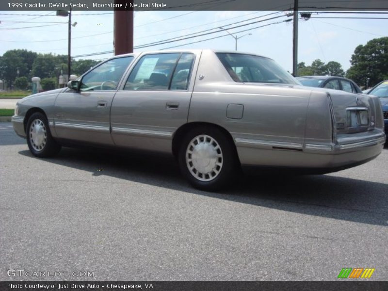 Moonstone / Neutral Shale 1999 Cadillac DeVille Sedan