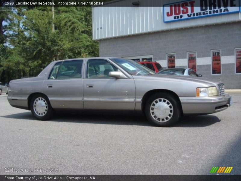 Moonstone / Neutral Shale 1999 Cadillac DeVille Sedan