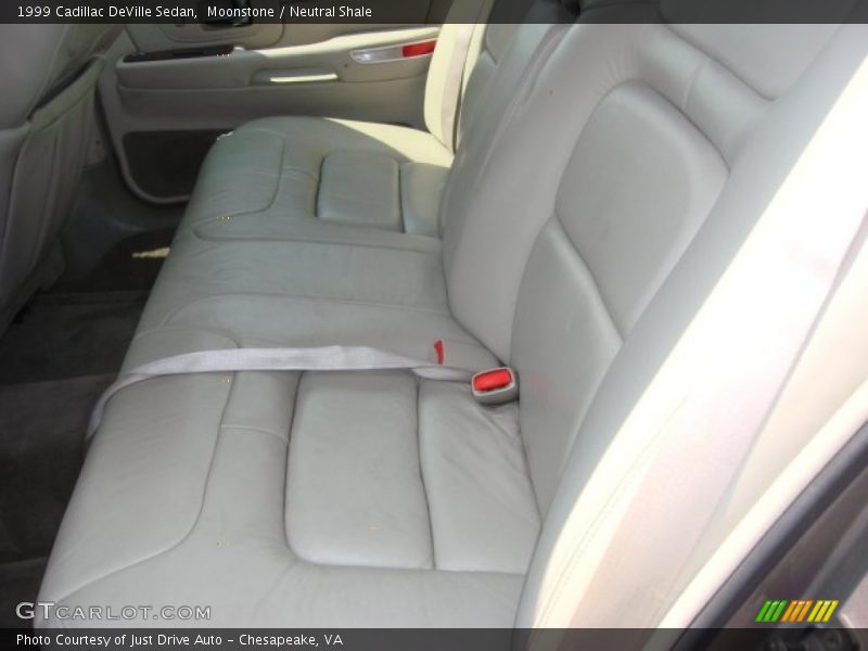 Moonstone / Neutral Shale 1999 Cadillac DeVille Sedan