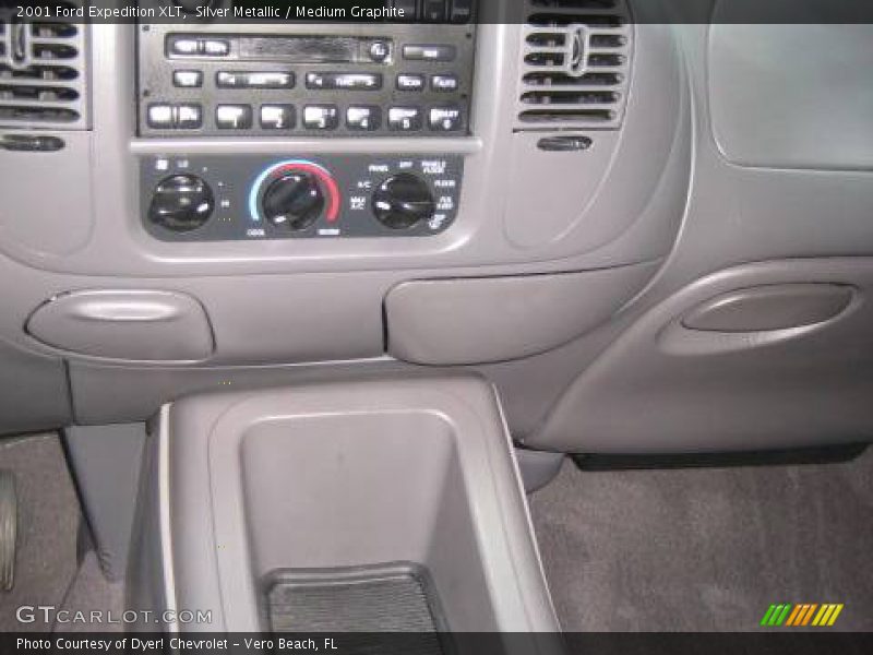 Silver Metallic / Medium Graphite 2001 Ford Expedition XLT