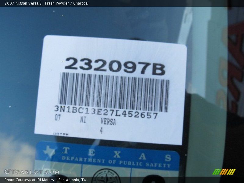 Fresh Powder / Charcoal 2007 Nissan Versa S