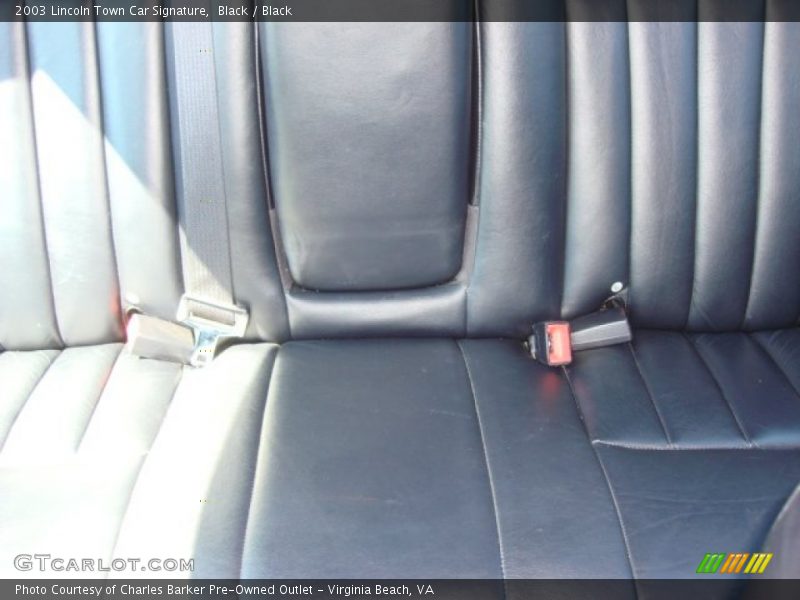 Black / Black 2003 Lincoln Town Car Signature